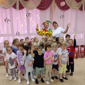 "День смеха" Мячики
